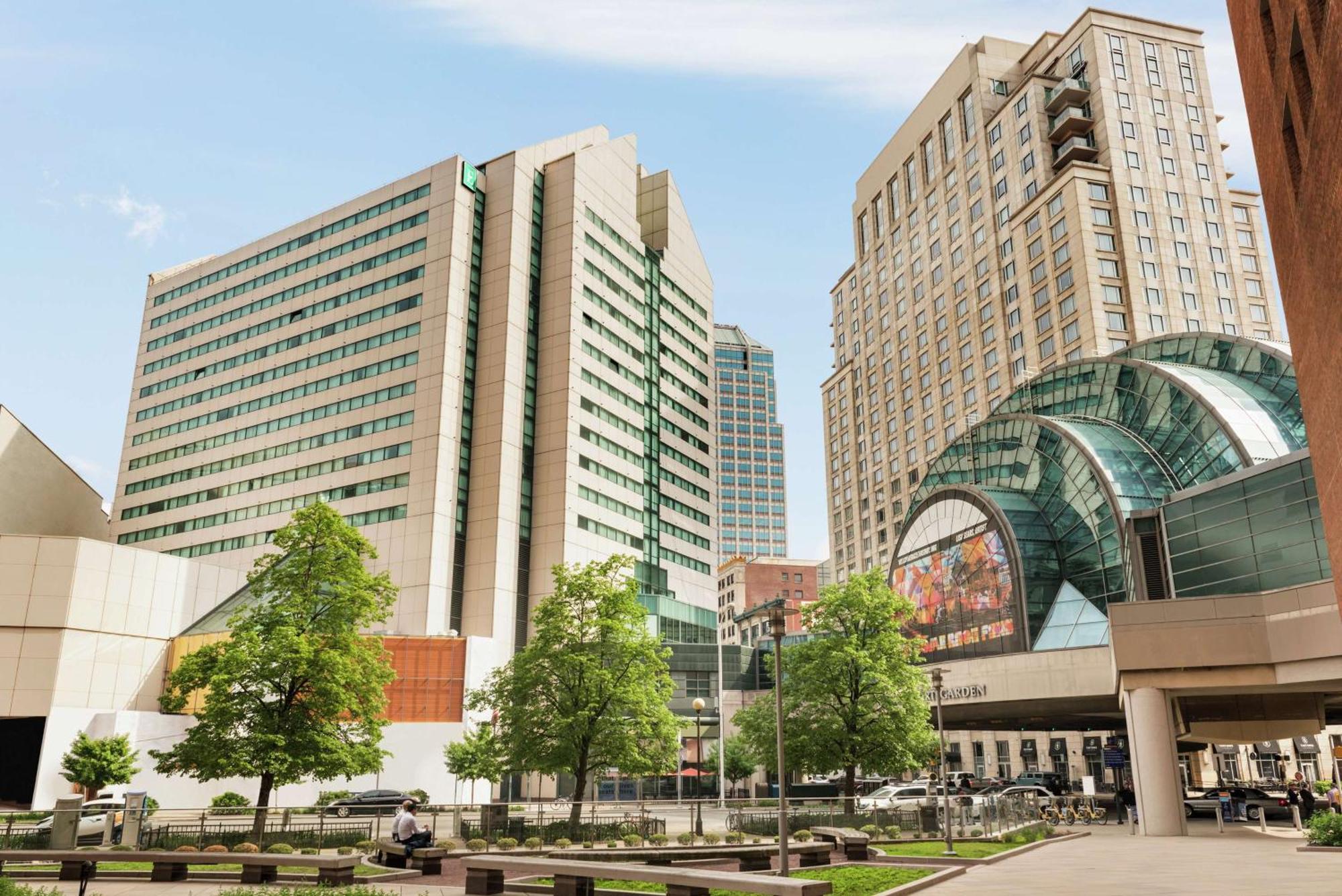 Embassy Suites By Hilton Indianapolis Downtown Exterior foto
